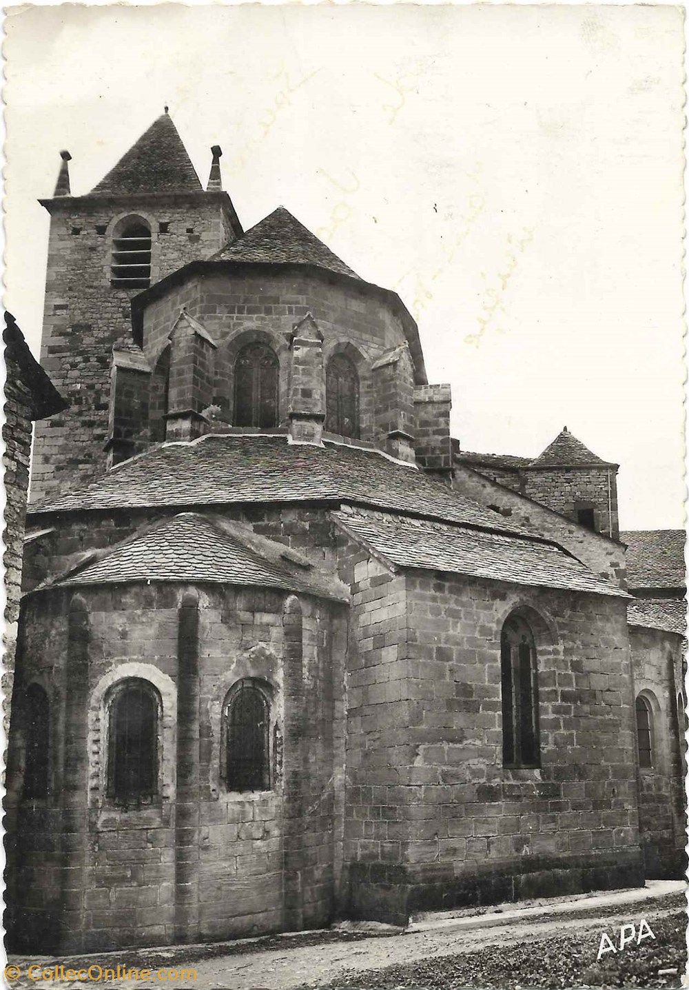 C04 - 213 - L'Eglise du XIIe siècle cartes postales europe france c04 213 eglise du xiie siecle