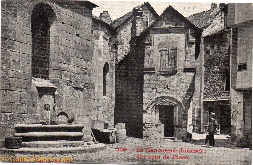 cartes postales europe france c14 359 un coin de place