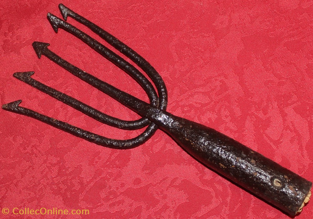 Fouëne pour la pêche art antiquites ferronnerie fouene pour la peche