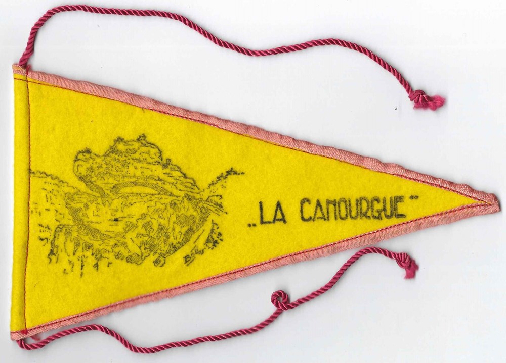 Fanion la Canourgue divers decorations magnets autocollants fanion la canourgue