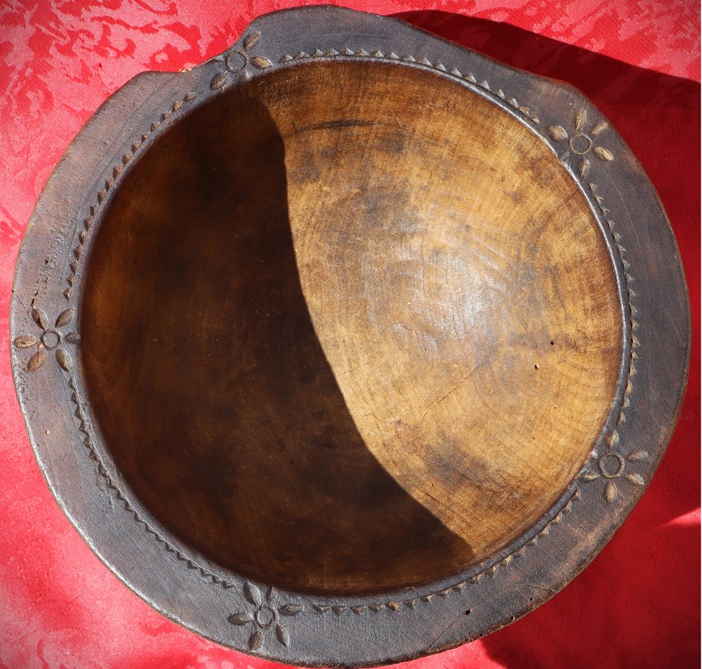 art antiquites populaire bol bois monoxyle lozere