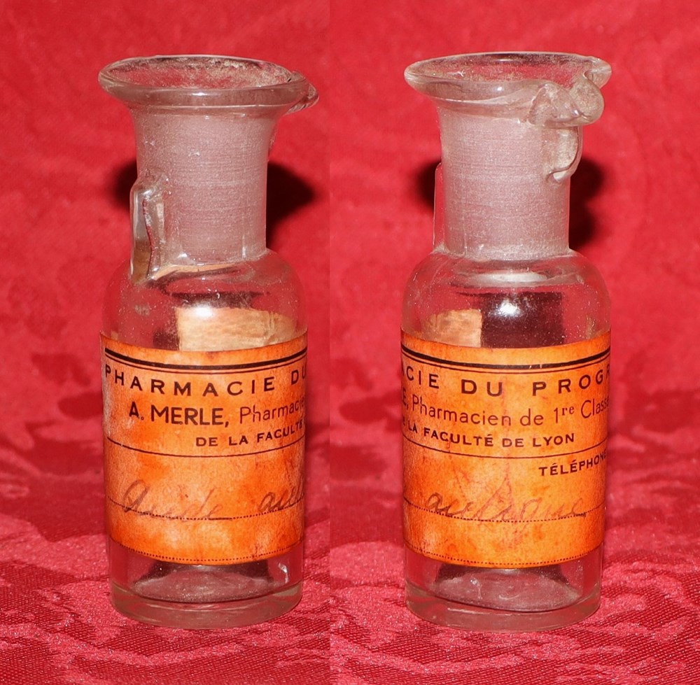 science petite bouteille de pharmacie mende