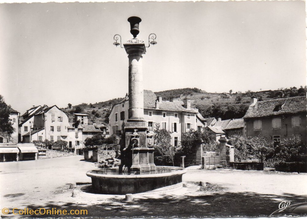 cartes postales europe france c08 1508 la place de la fontaine