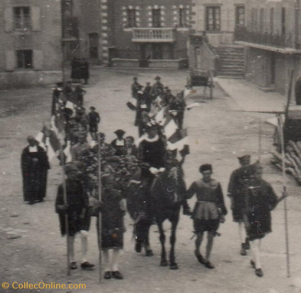Défilé pour la fête de Jeanne d'Arc photographies defile pour la fete de jeanne arc