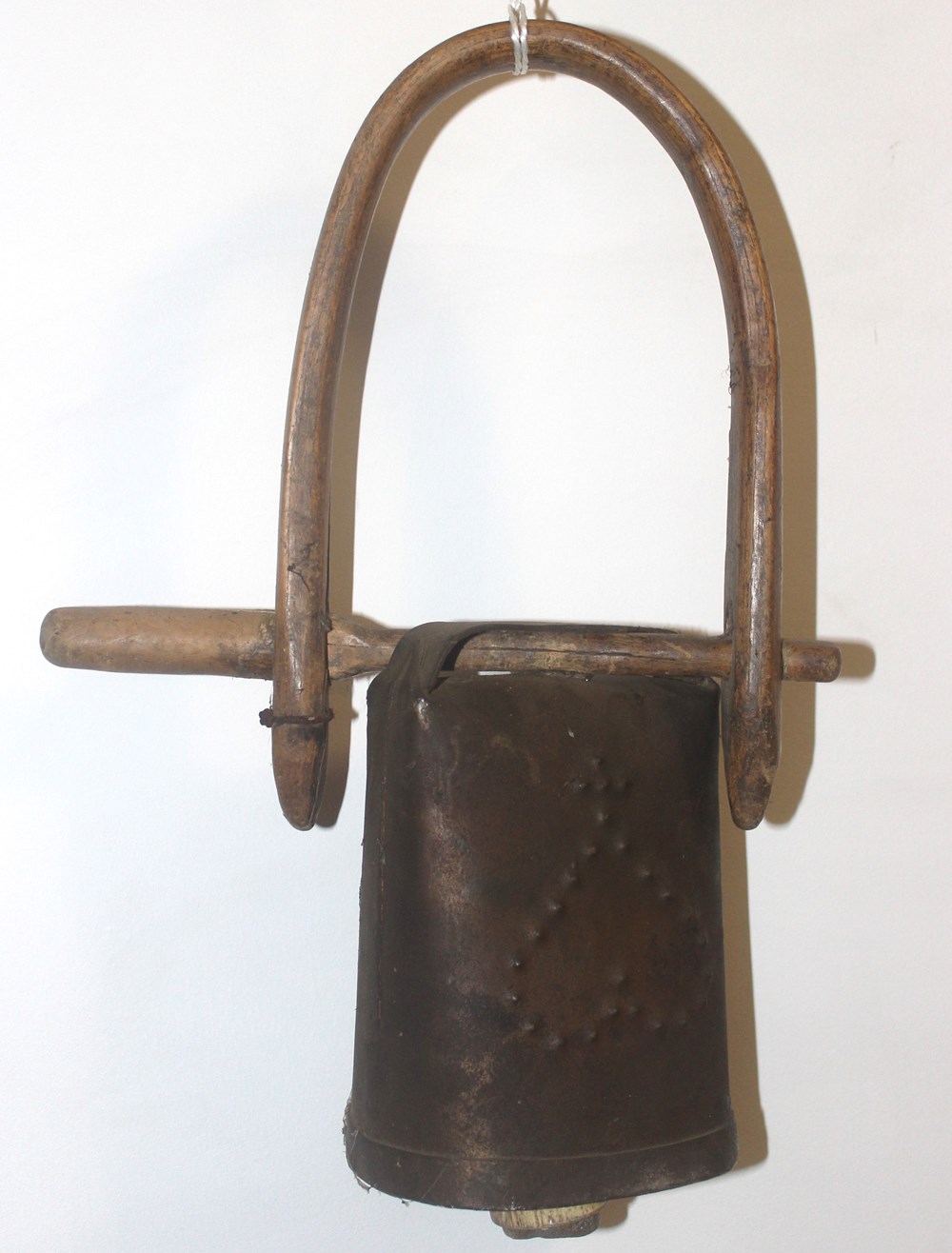 Cloche à brebis art antiquites populaire cloche a brebis