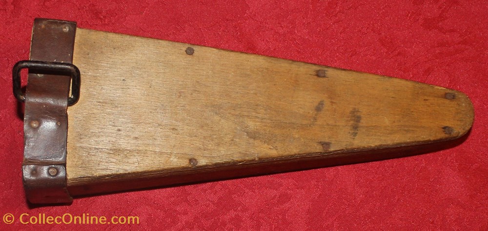 Etui ou gaine à couteaux 3 art antiquites populaire etui ou gaine a couteaux