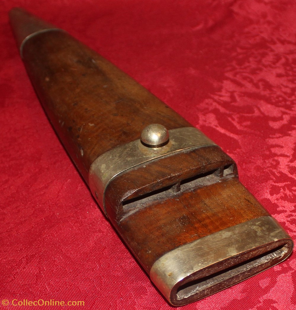 Etui ou gaine à couteaux 3 art antiquites populaire etui ou gaine a couteaux