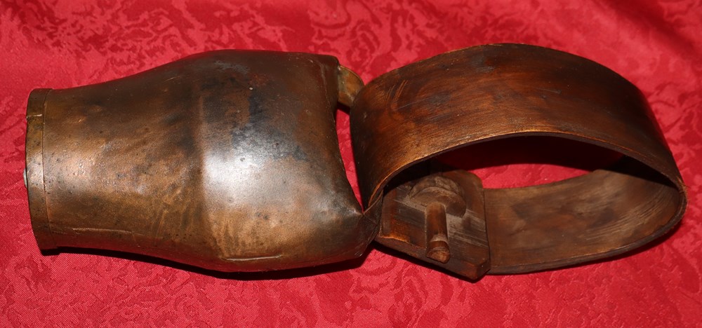 Cloche à brebis art antiquites populaire cloche a brebis