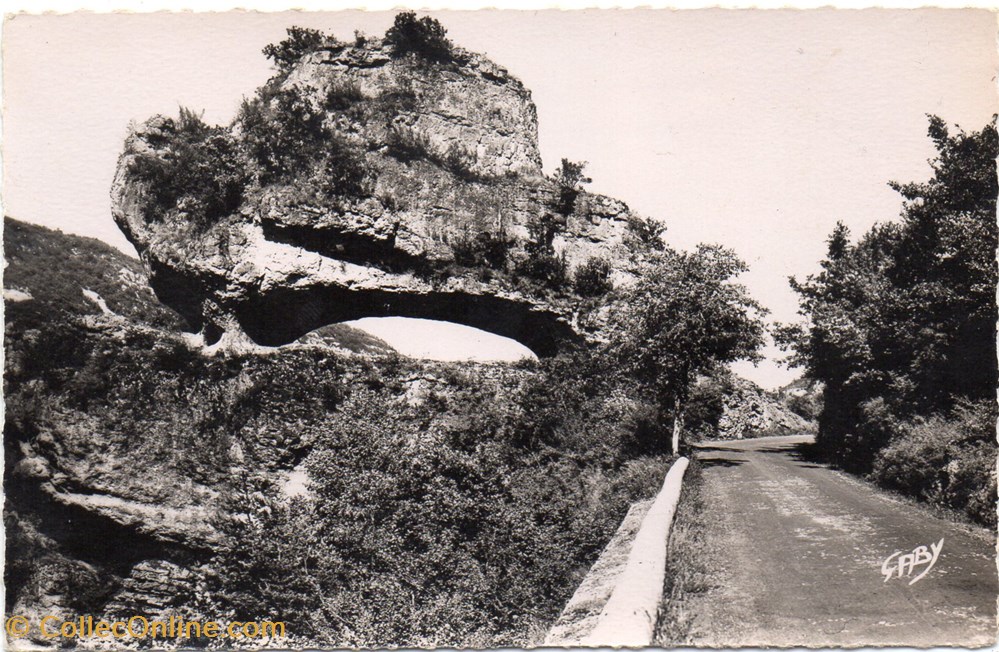 cartes postales europe france c23 15 le sabot et la route