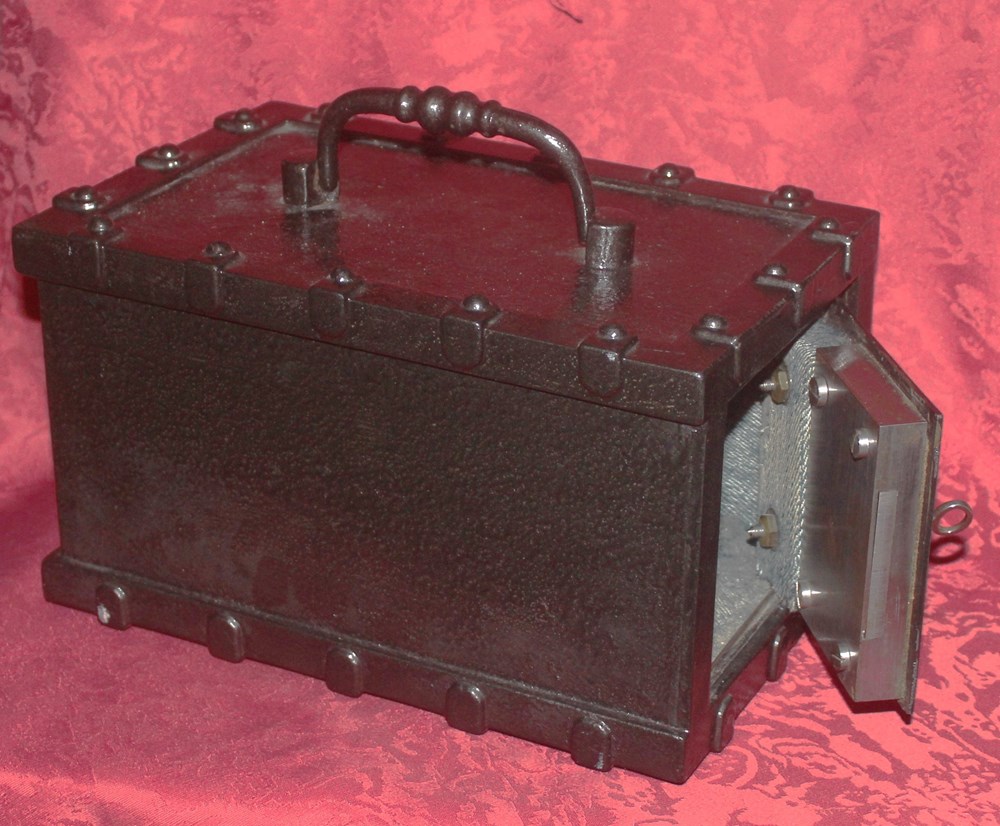Petit coffre de voyage, fin XIXe art antiquites boites coffrets petit coffre de voyage fin xixe