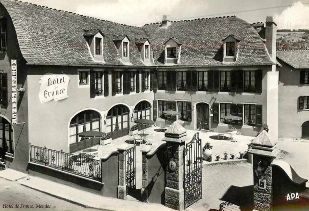 divers porte cles hotel de france mende