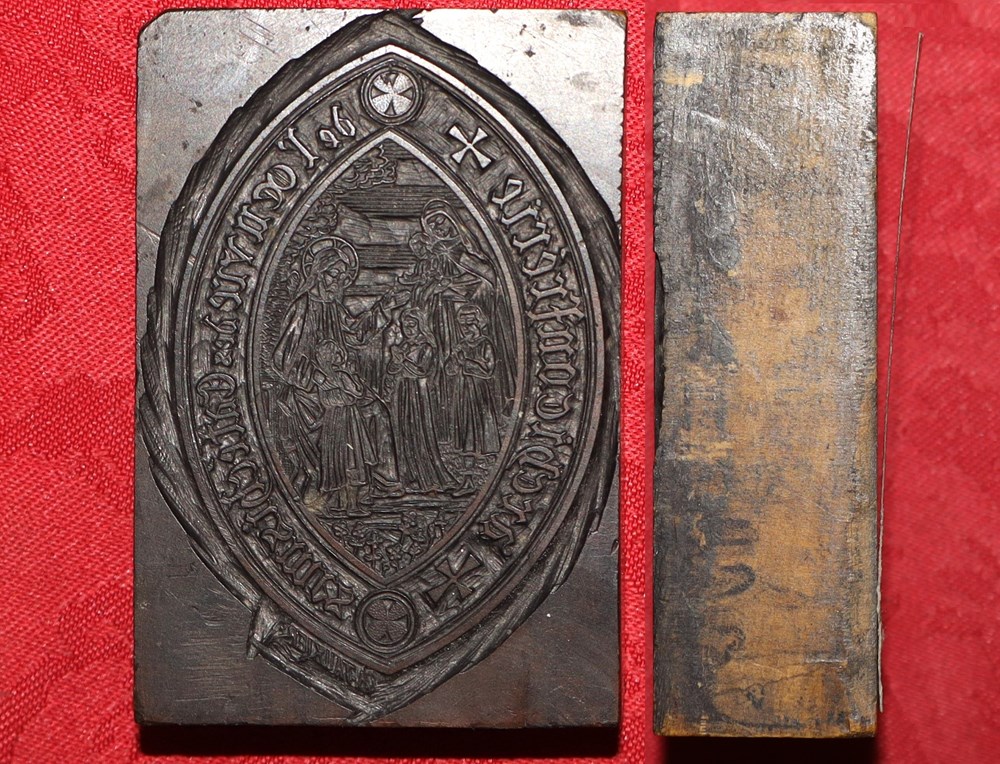 Matrice d'imprimerie - Archiconfrérie de l'œuvre des catéchismes documents anciens materiel et accessoires matrice imprimerie archiconfrerie de uvre des catechismes