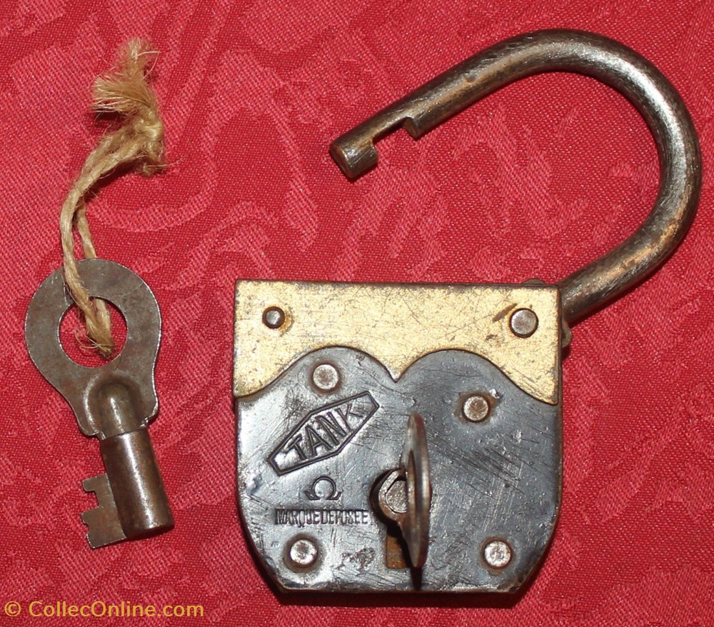 Cadenas TANK art antiquites ferronnerie cadenas tank