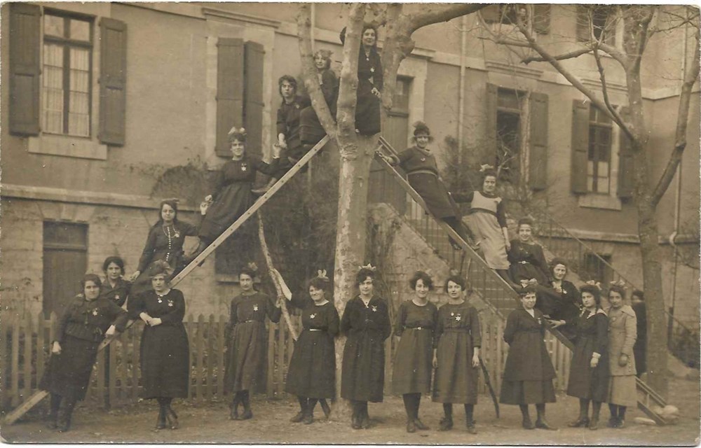 Carte-photo, Ecole des institutrices à Mende cartes postales europe france carte photo ecole des institutrices a mende