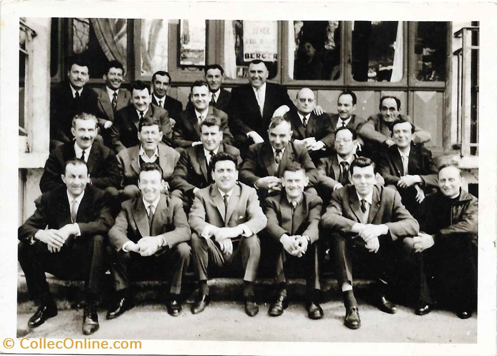 photographies devant hotel des colonnes