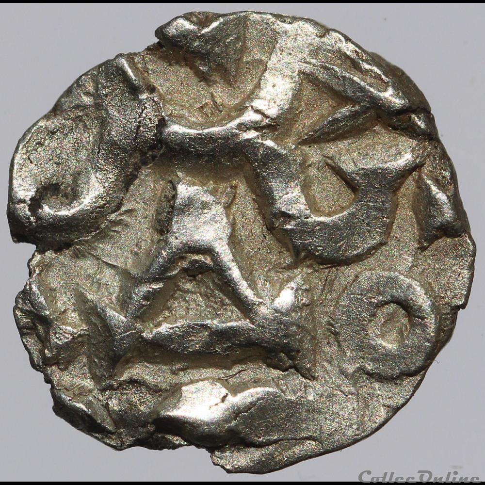 Banassac, série sigebertine à la tête et aux croix 3 monnaies europe medievale royaumes francs banassac serie sigebertine a la tete et aux croix