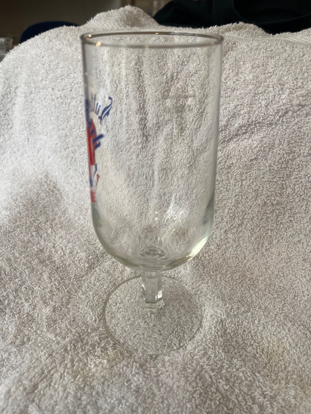 Verre à pied Lutterbach Alsace art de la table argenterie bistrot alimentation verres verre a pied lutterbach alsace