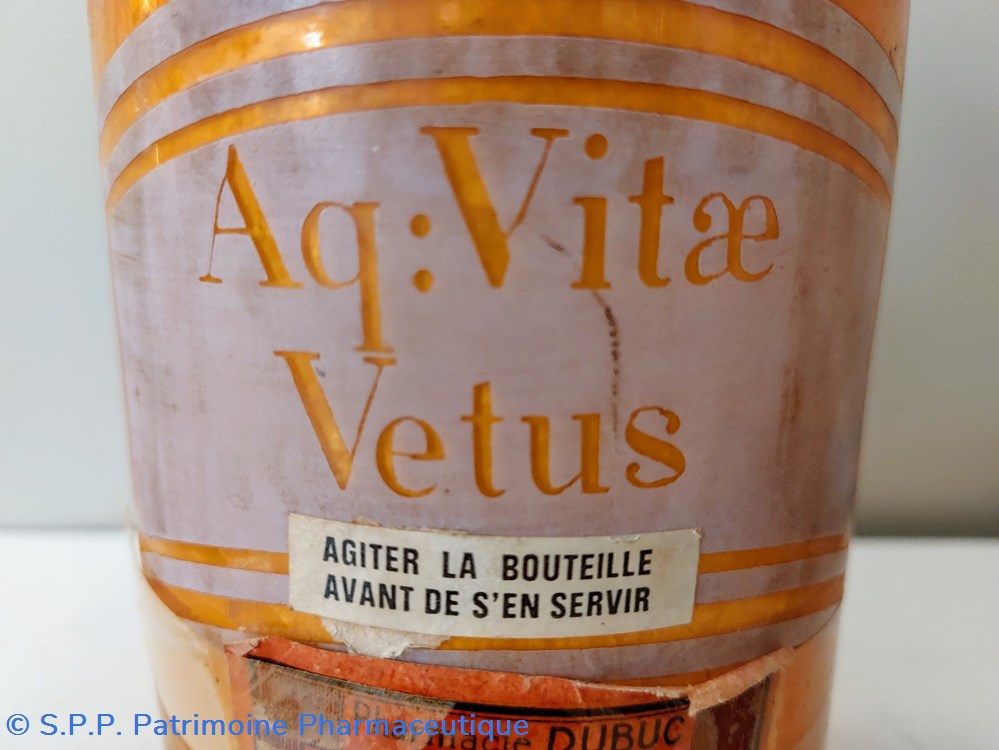 Flacon verre ambré - "Aq: VitaeVetus" - Eau sédative de Raspail 2 science pharmacie flacon verre ambre aq vitaevetus eau sedative de raspail