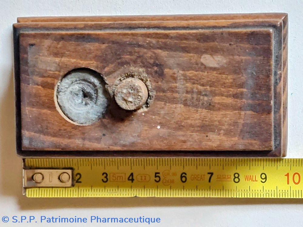 Objet en bois non identifié 8 science pharmacie objet en bois non identifie