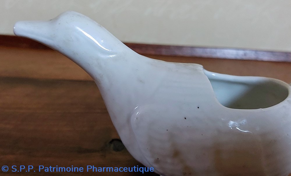 science pharmacie biberon de malade canard de malade