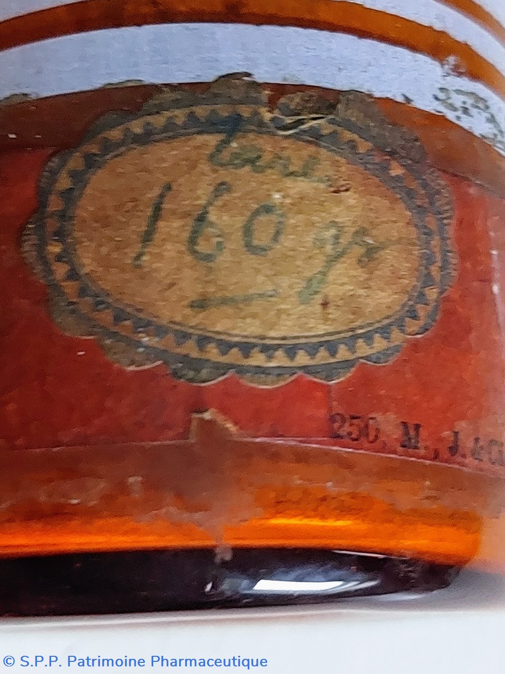Flacon en verre ambré 11.5 "Pulvis Fabae Ignatii :" 4 science pharmacie flacon en verre ambre 11 5 pulvis fabae ignatii
