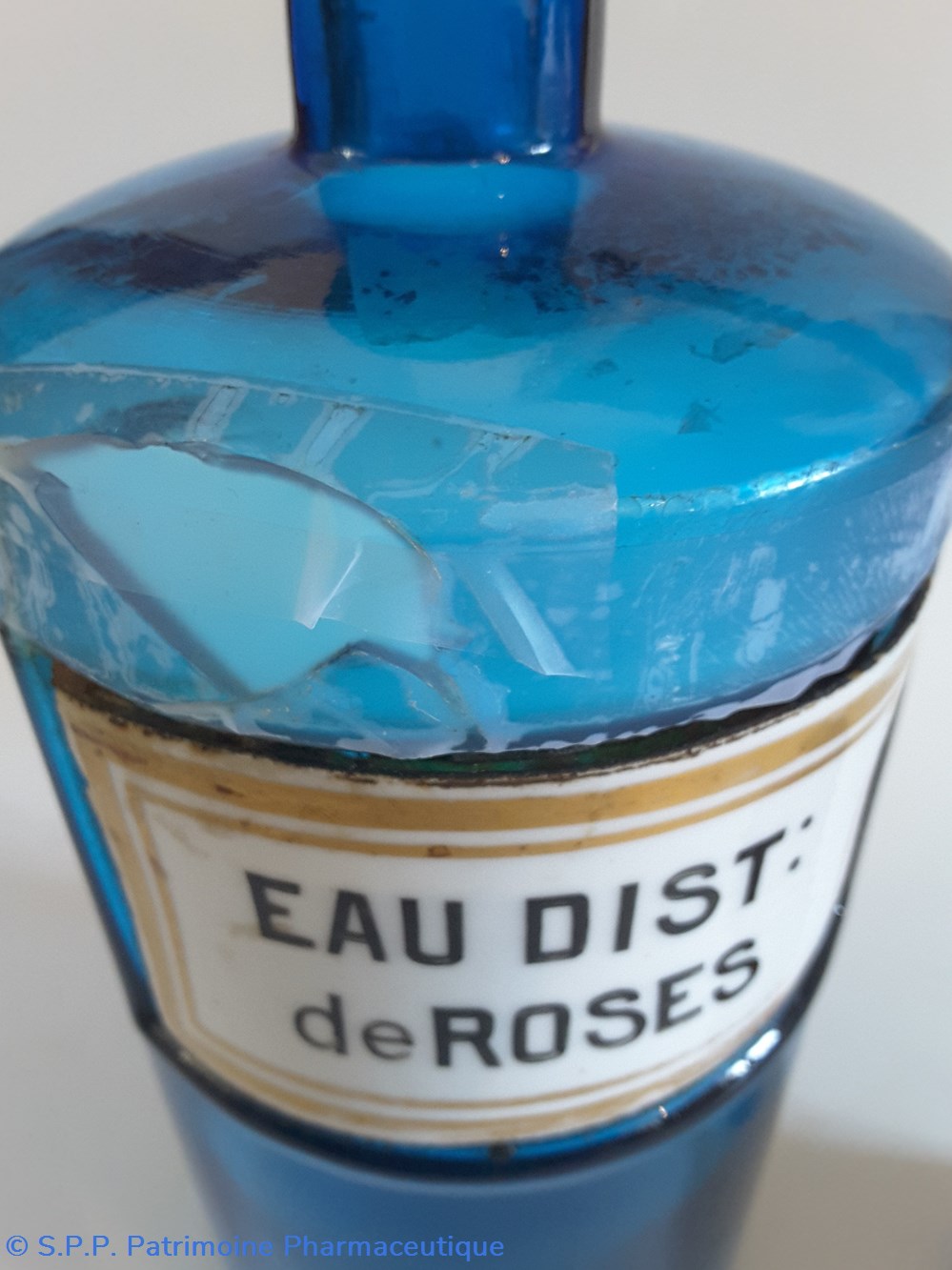 science pharmacie eau distillee de roses gm