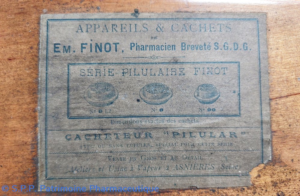 science pharmacie cacheteur a cupules pilular coffret