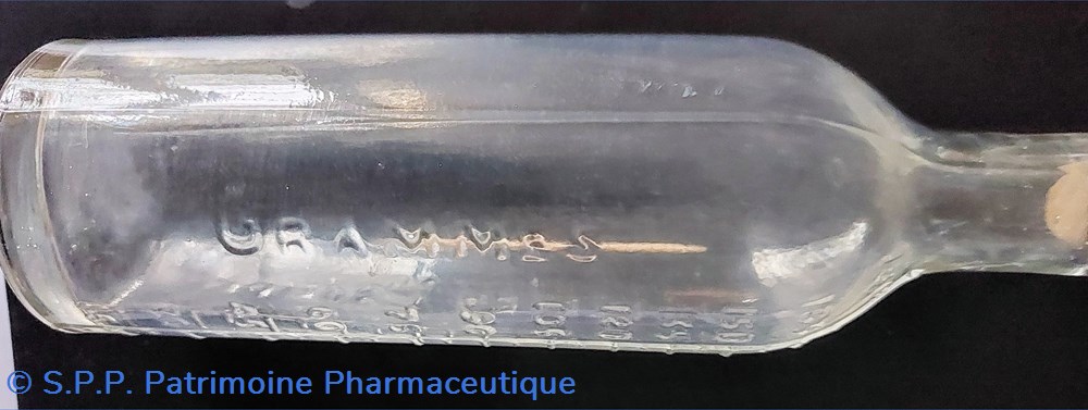 science pharmacie 17 5 bouteille graduee