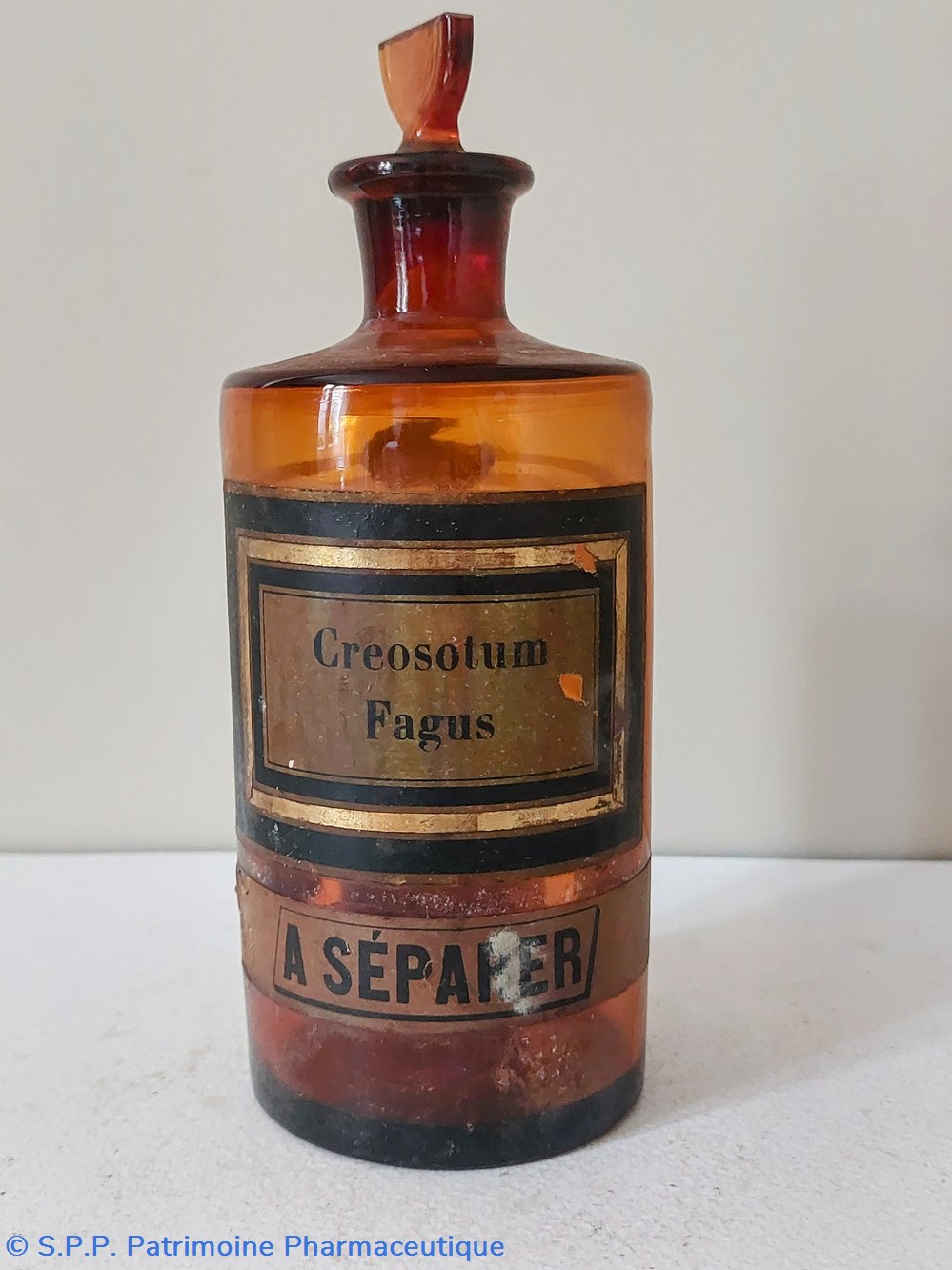 Flacon en verre ambré "Creosol : Lign : Fagus 3 science pharmacie flacon en verre ambre creosol lign fagus