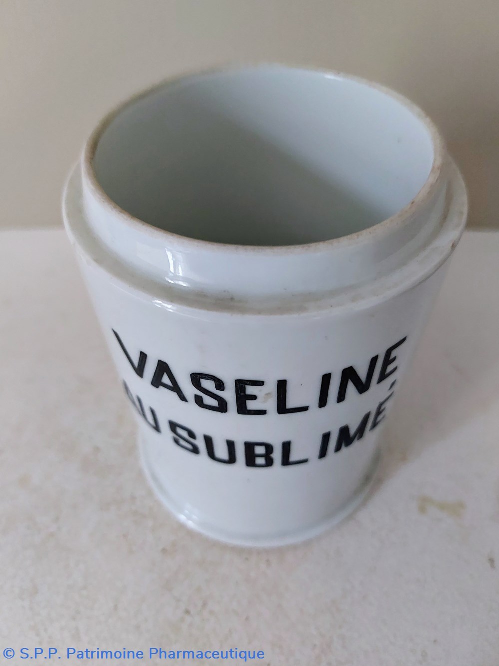 science pharmacie pot a onguent mehun vaseline au sublime