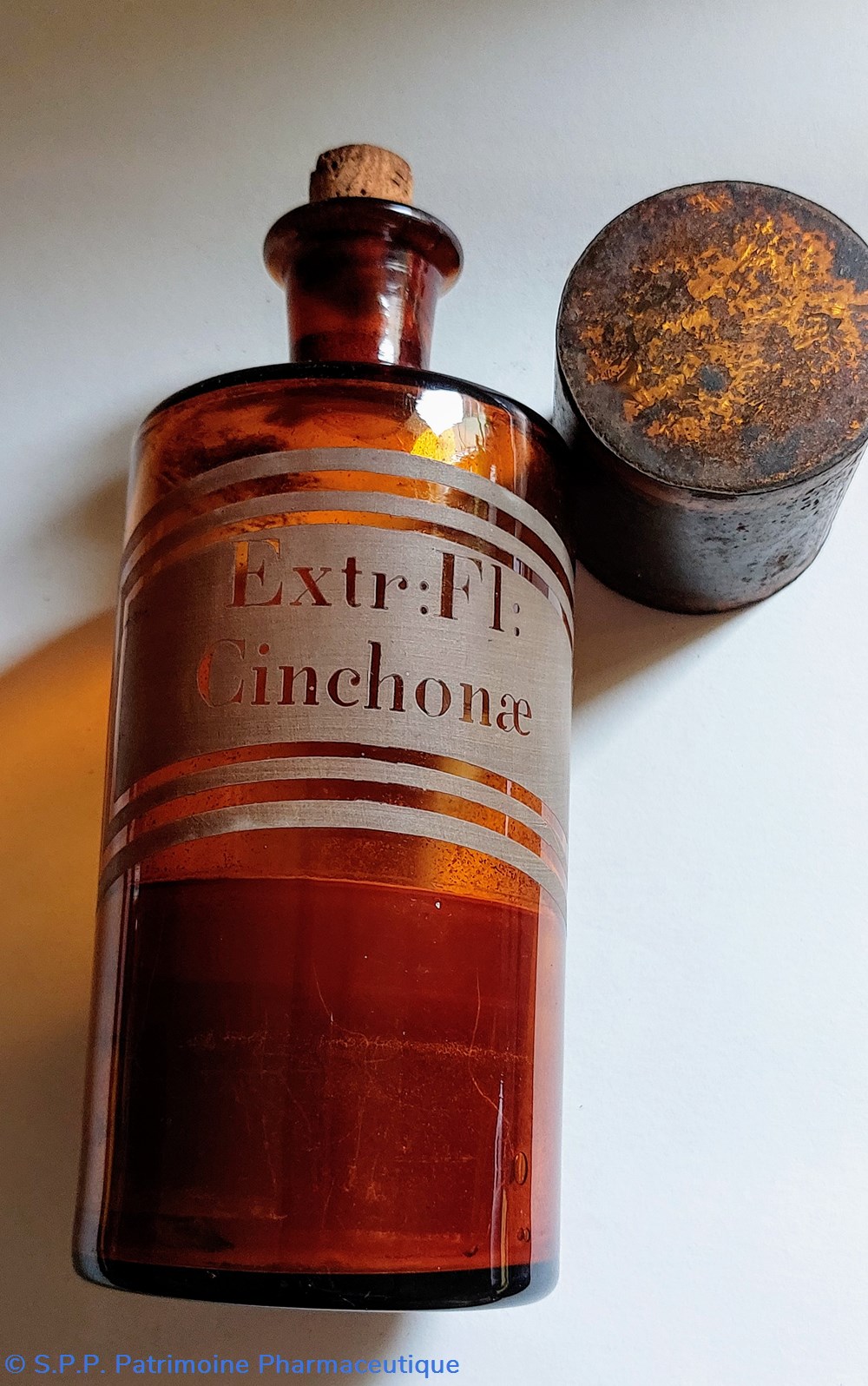 Extr : Fl: Cinchonae - Flacon en verre ambré 2 science pharmacie extr fl cinchonae flacon en verre ambre