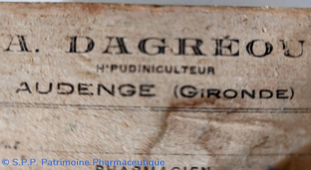 HIRUDINICULTURE coffret de sangsues 3 science pharmacie hirudiniculture coffret de sangsues
