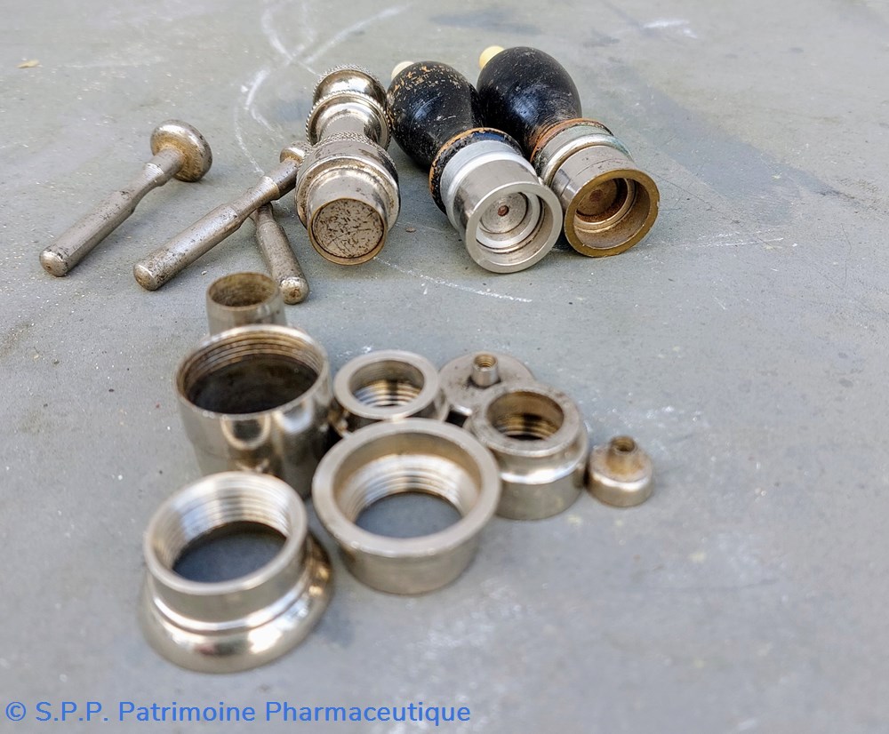 science pharmacie appareil a cacheter ou kit de fabrication de cachets