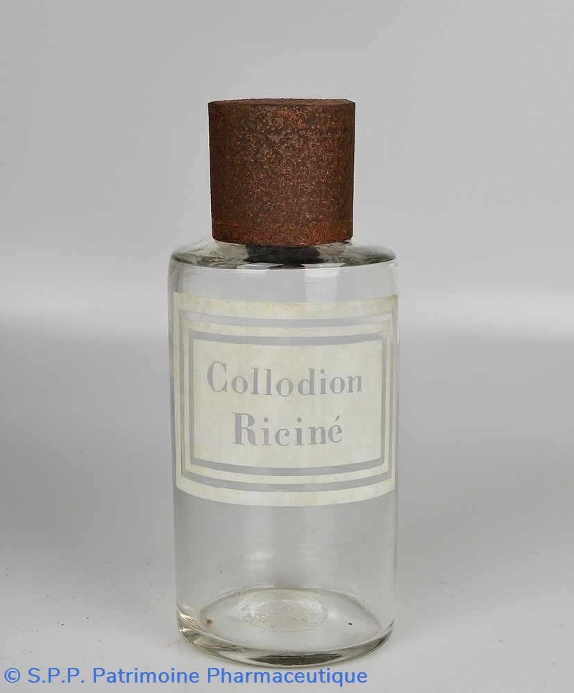 Flacon en verre petit modèle étiquette blanche Pharmacie RAVASSE 4 science flacon en verre petit modele etiquette blanche pharmacie ravasse