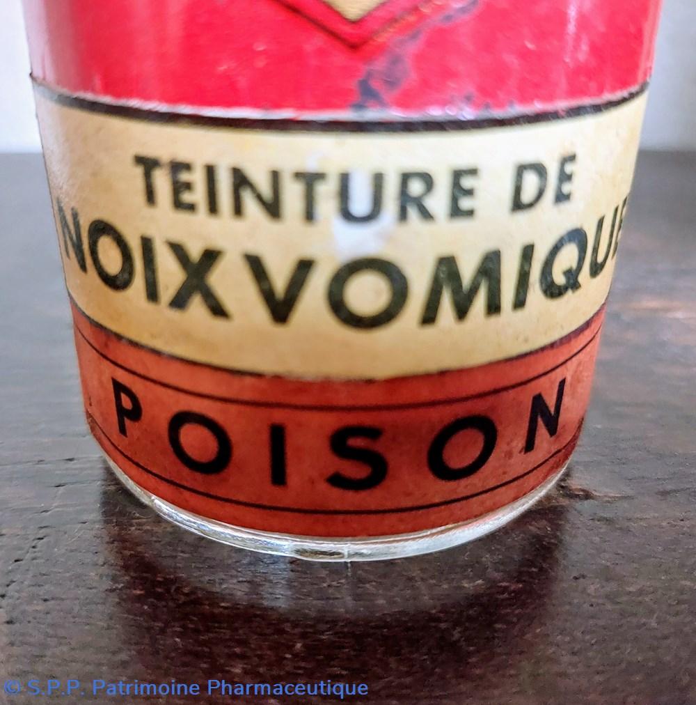 Étiquette rouge - Teinture de Noix Vomique 4 science pharmacie etiquette rouge teinture de noix vomique