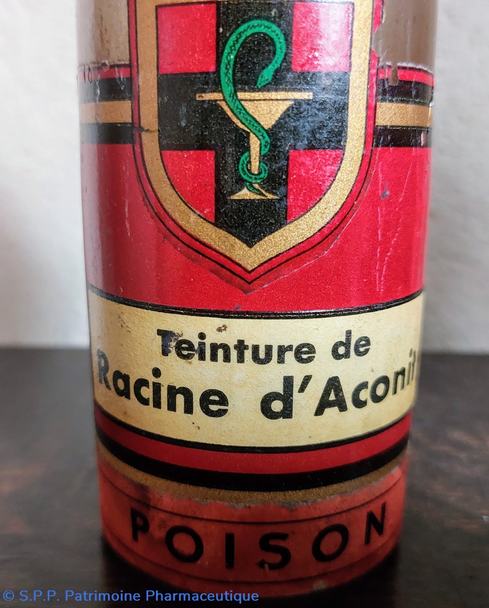 science pharmacie etiquette rouge teinture de racine aconit