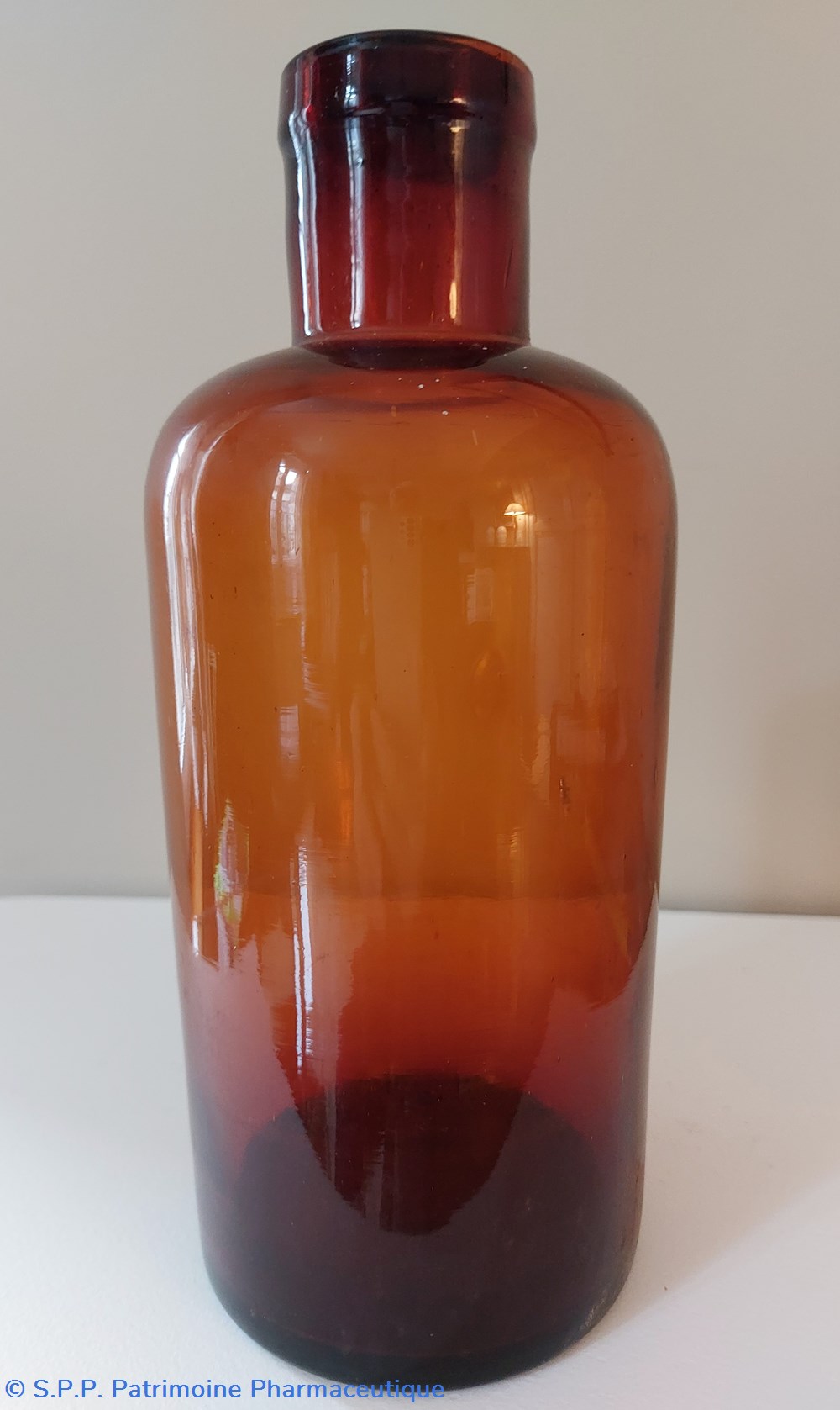 science bouteille de pharmacie vide en verre ambre