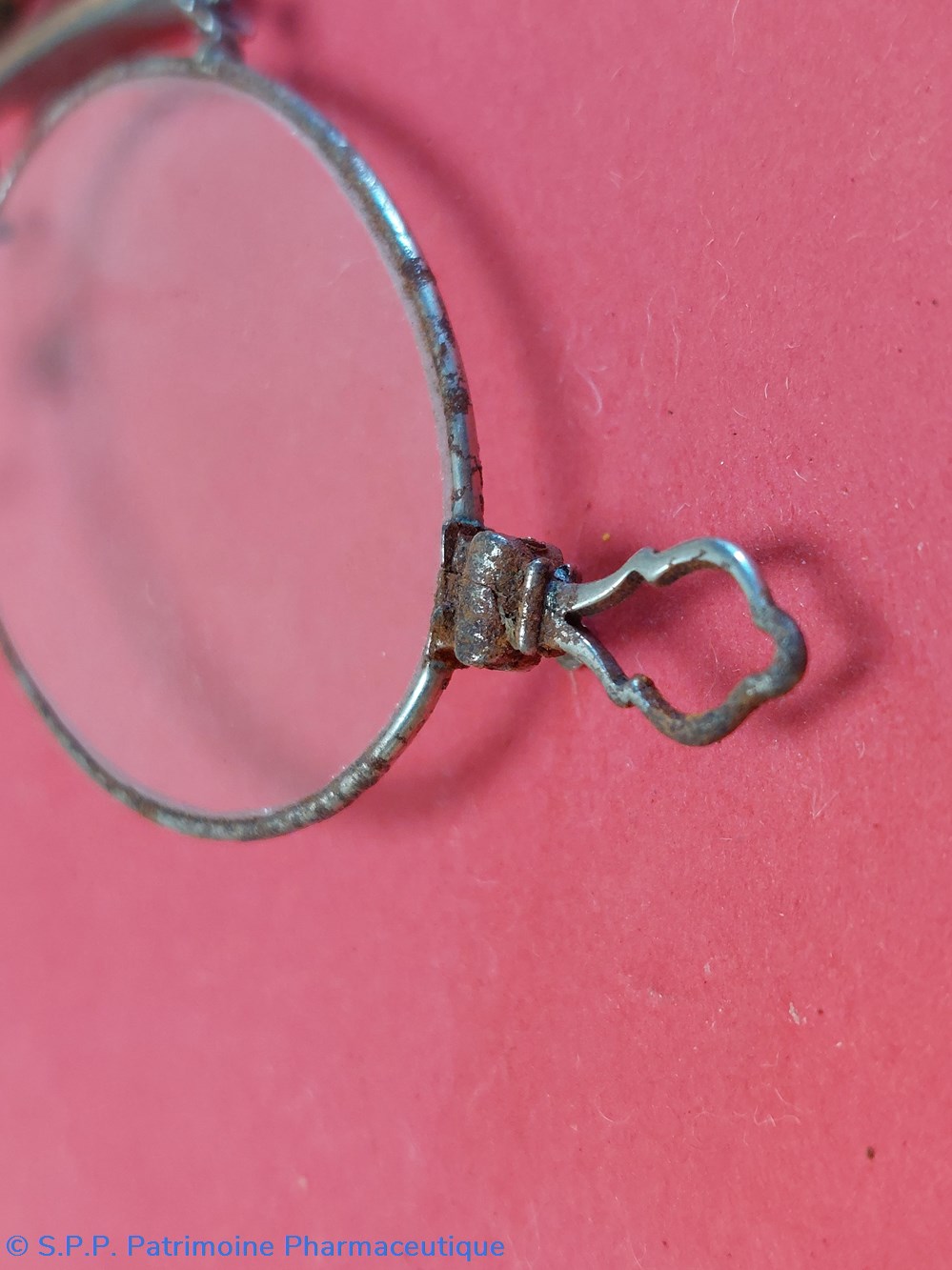 science pharmacie pince nez ressort arrondi