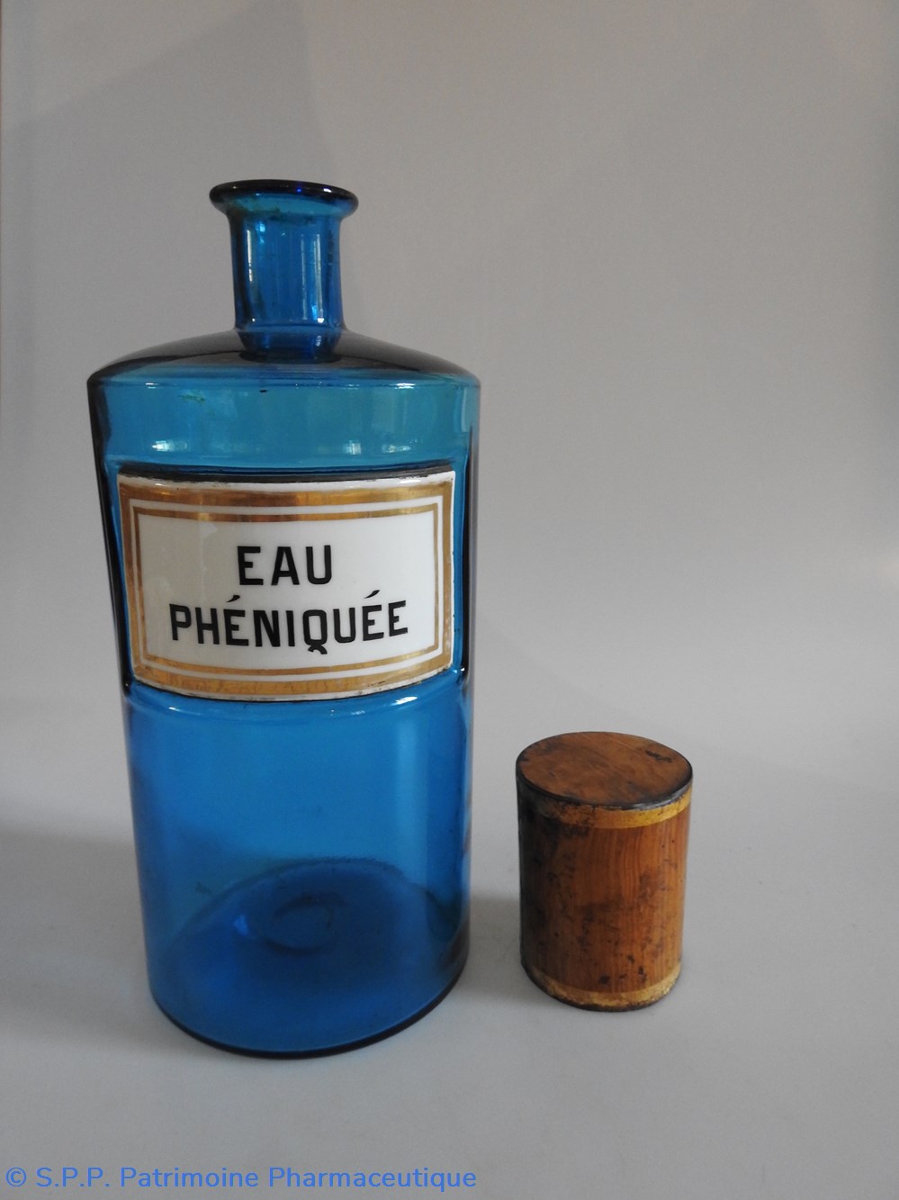 EAU PHÉNIQUÉE flacon G.M. 3 science pharmacie eau pheniquee flacon g m