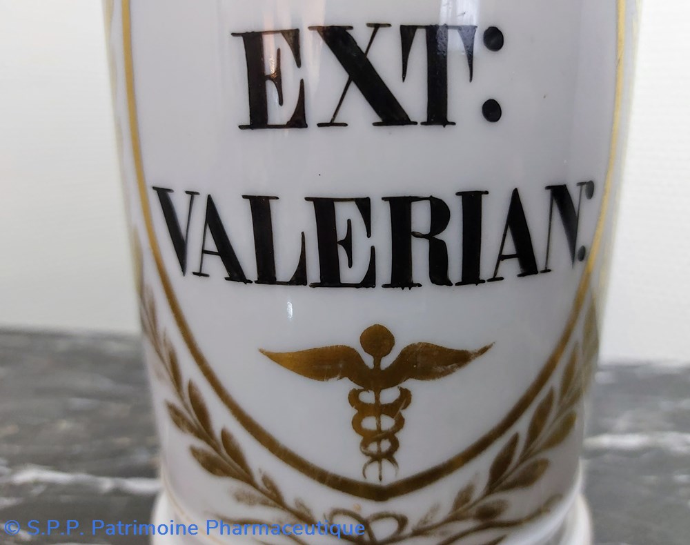 Pot faïence blanche EXT: VALERIAN: 2 science pharmacie pot faience blanche ext valerian