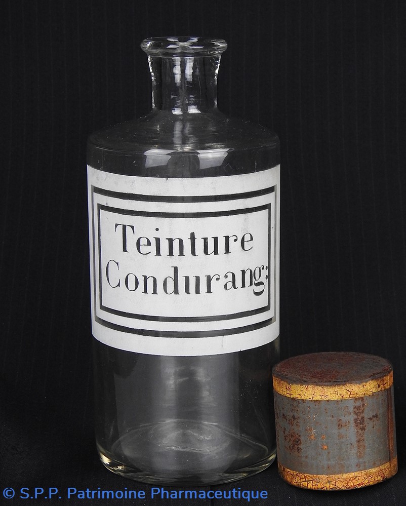 Flacon en verre petit modèle étiquette blanche Pharmacie RAVASSE 3 science flacon en verre petit modele etiquette blanche pharmacie ravasse
