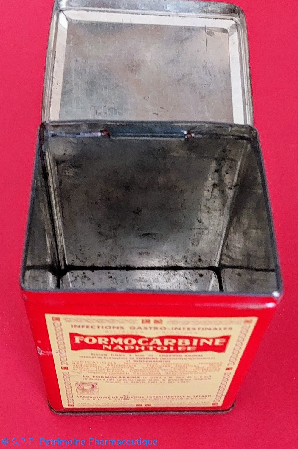 FORMOCARBINE NAPHTOLÉE Boîte parallélépipèdique 300 g.. 7 science pharmacie formocarbine naphtolee boite parallelepipedique 300 g