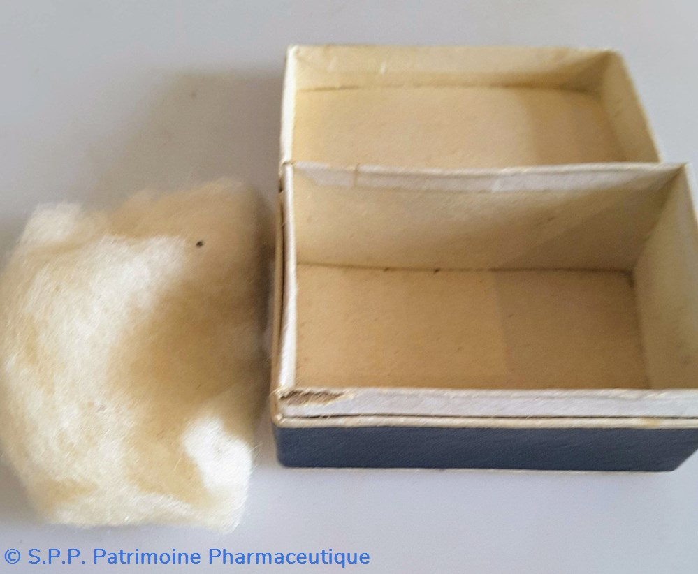 science boite en carton pharmacie lespagnol