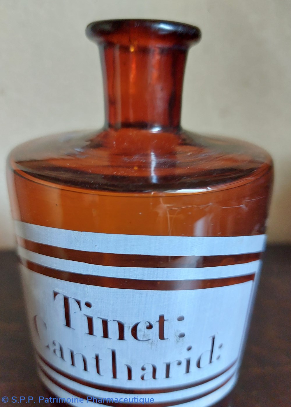 SN - Tinct : Cantharid : Bouteille verre ambré Goulot pm 4 science pharmacie sn tinct cantharid bouteille verre ambre goulot pm