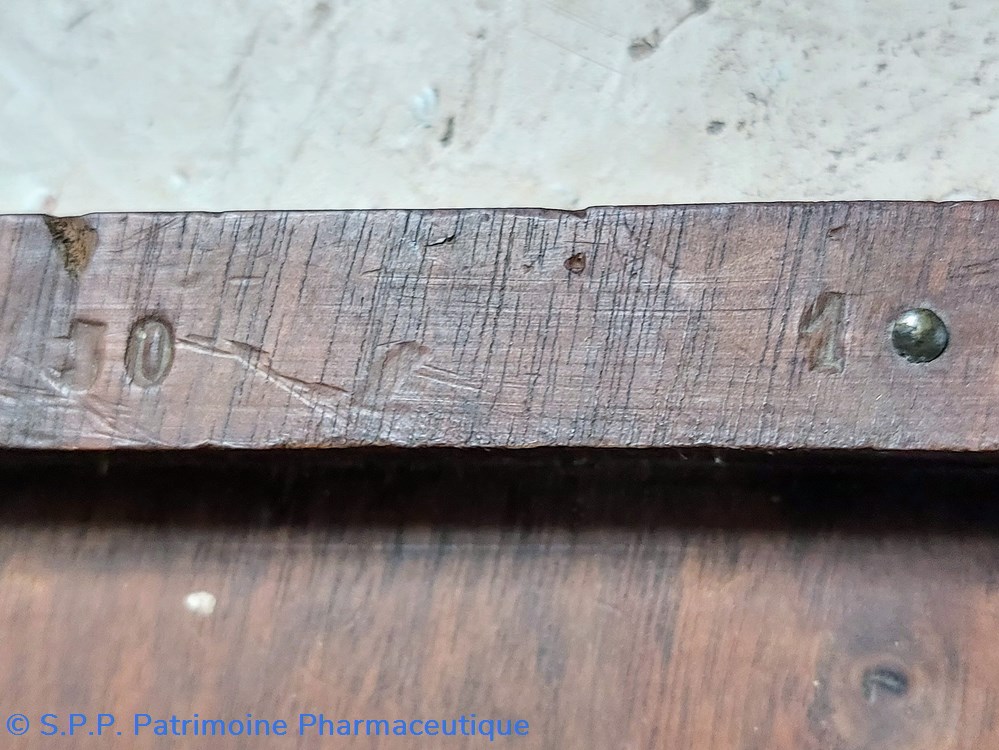 Pilulier ancien en bois et laiton 6 science pharmacie pilulier ancien en bois et laiton