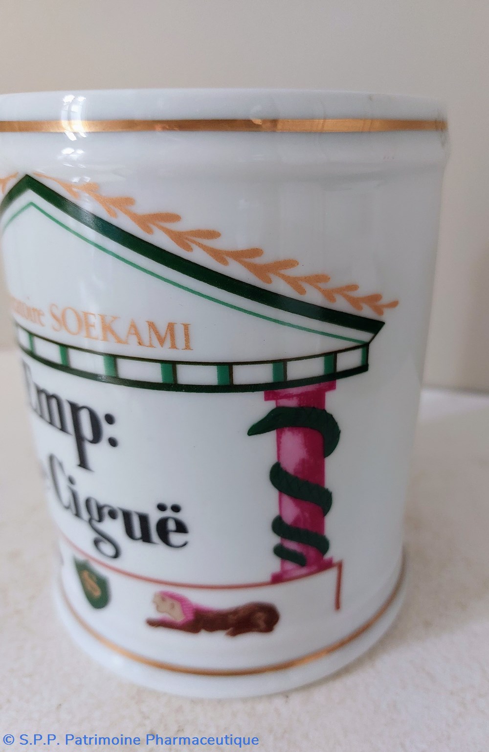 science pharmacie pot a onguent emp de cigue porcelaine