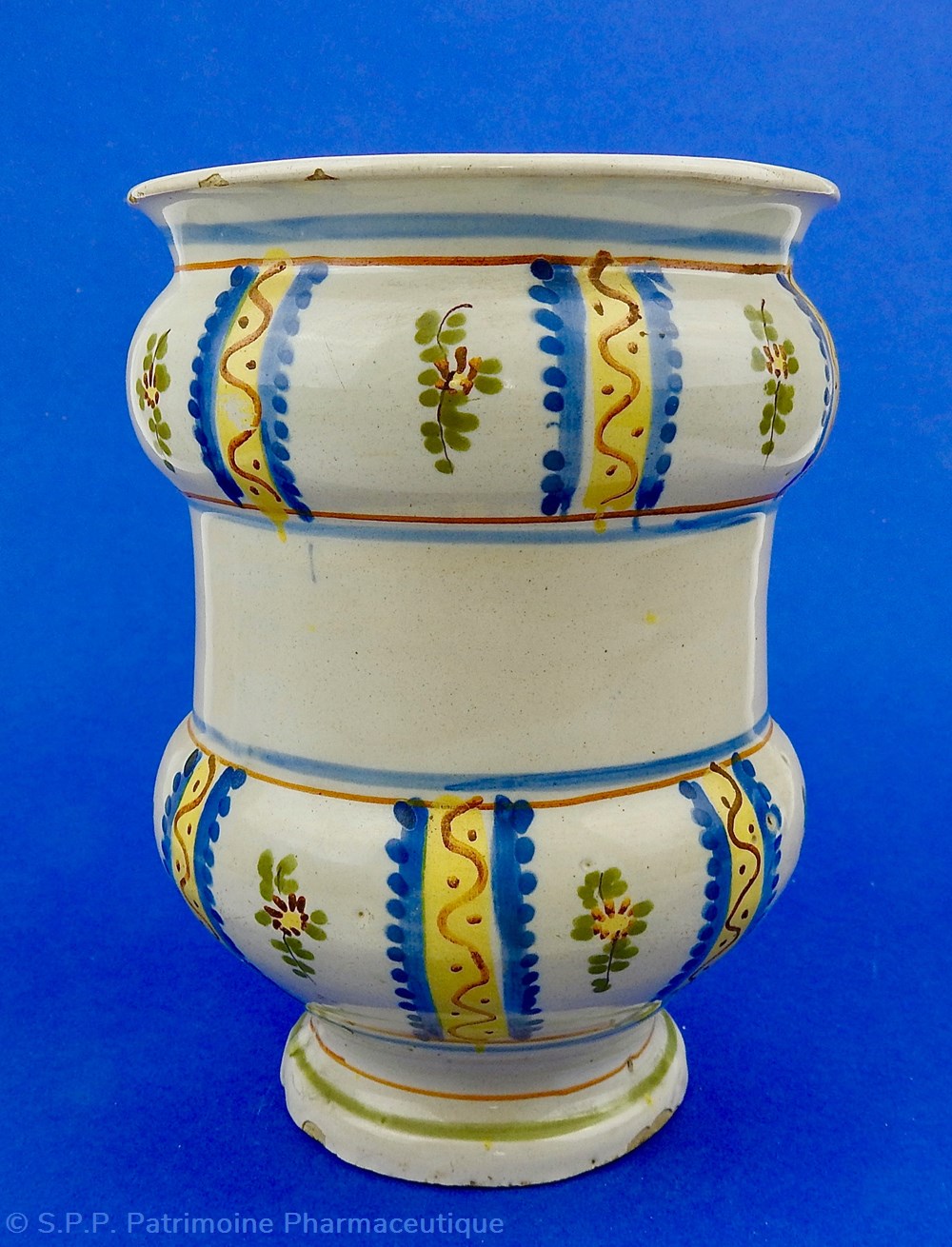 science pharmacie albarello a double renflement en faience de nevers