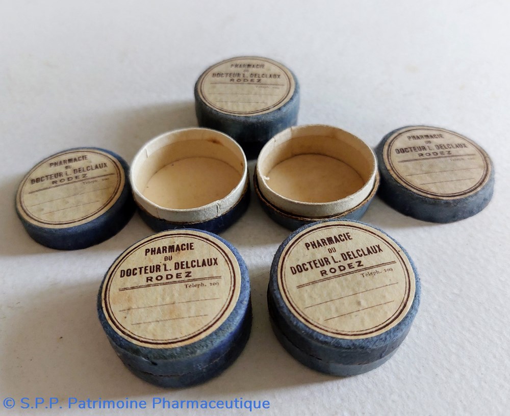 science pharmacie lot de 7 boites vides phie l delclaux