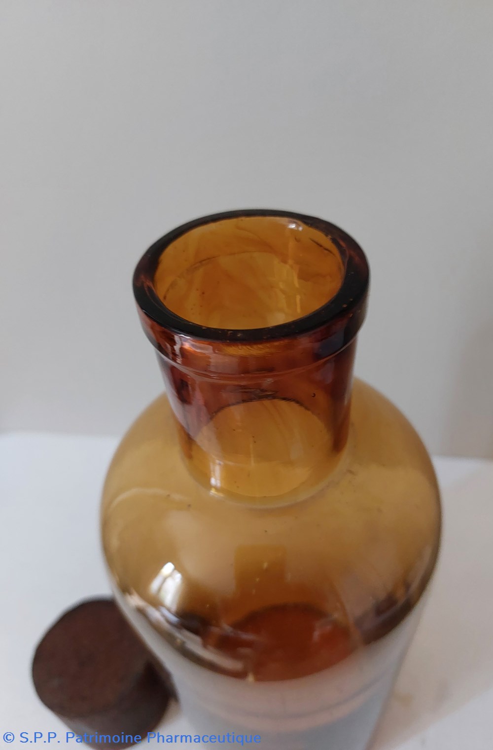 Flacon en verre ambré H 27 4 science pharmacie flacon en verre ambre h 27