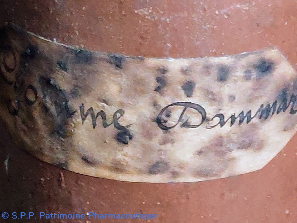 science pharmacie boite gomme dammar